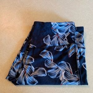 Blue Floral Cropped Exercise Pants